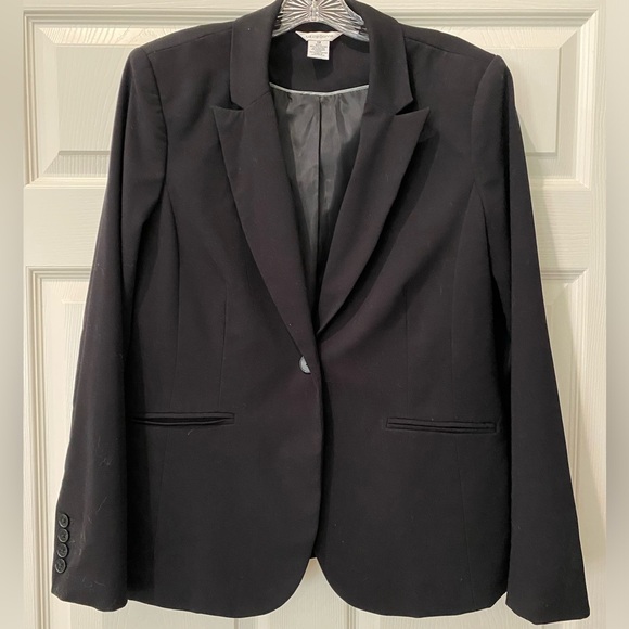 💲Basic Black Blazer - Picture 1 of 7